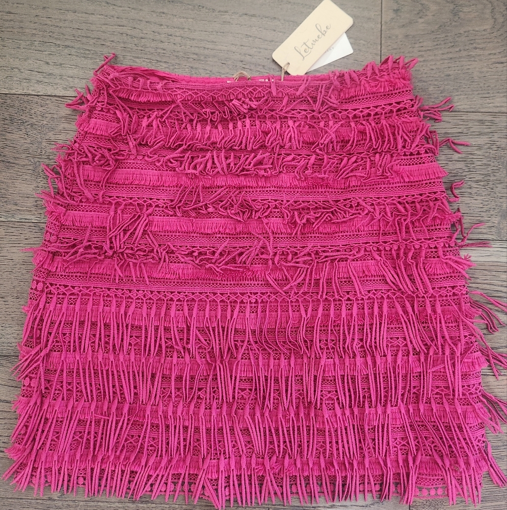 New Anthropology Let me be Brand Vibrant Pink Textured Mini Skirt. Lace Fringe.